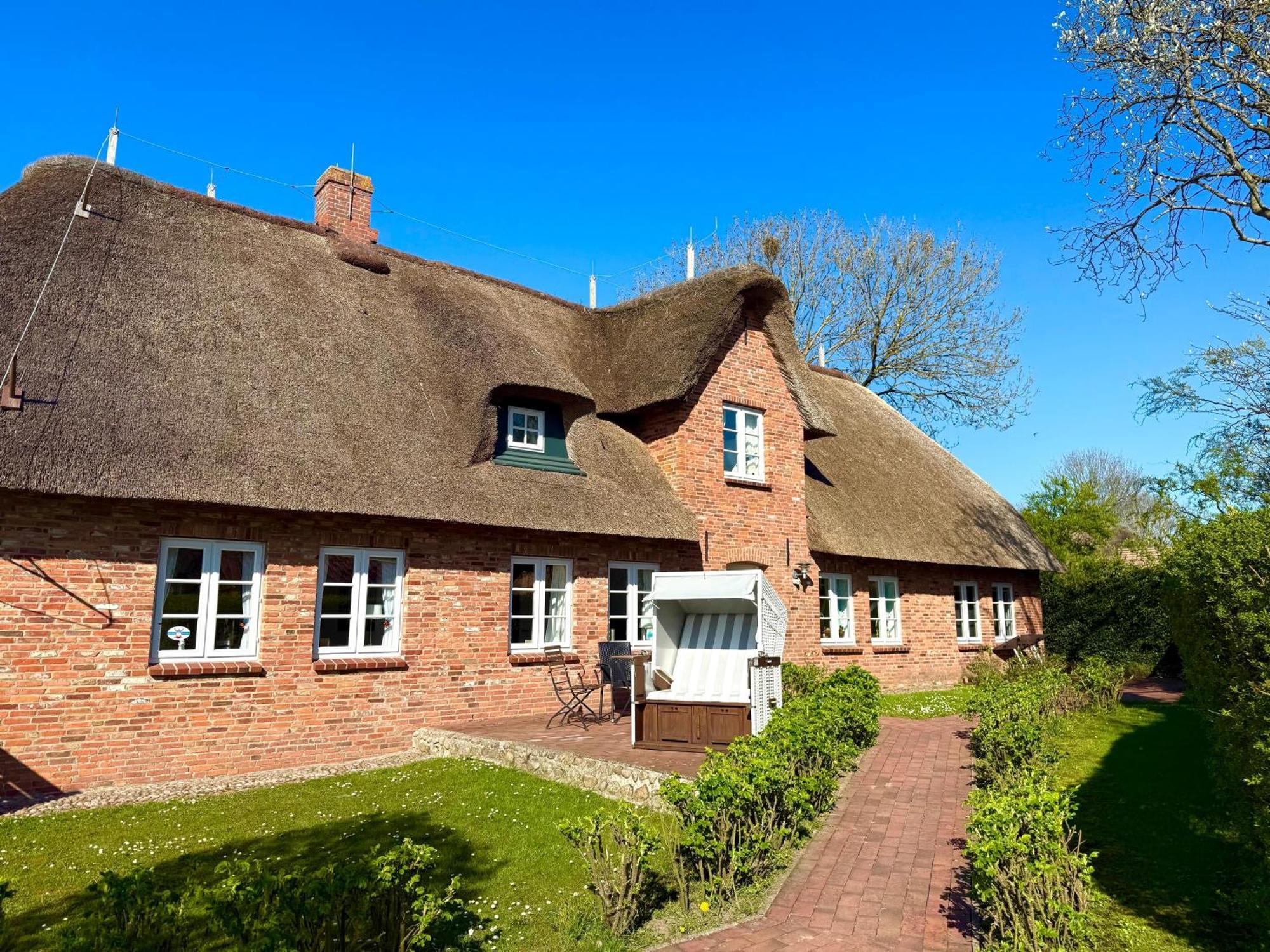 Reetkehlchen Apartment Alkersum Bagian luar foto
